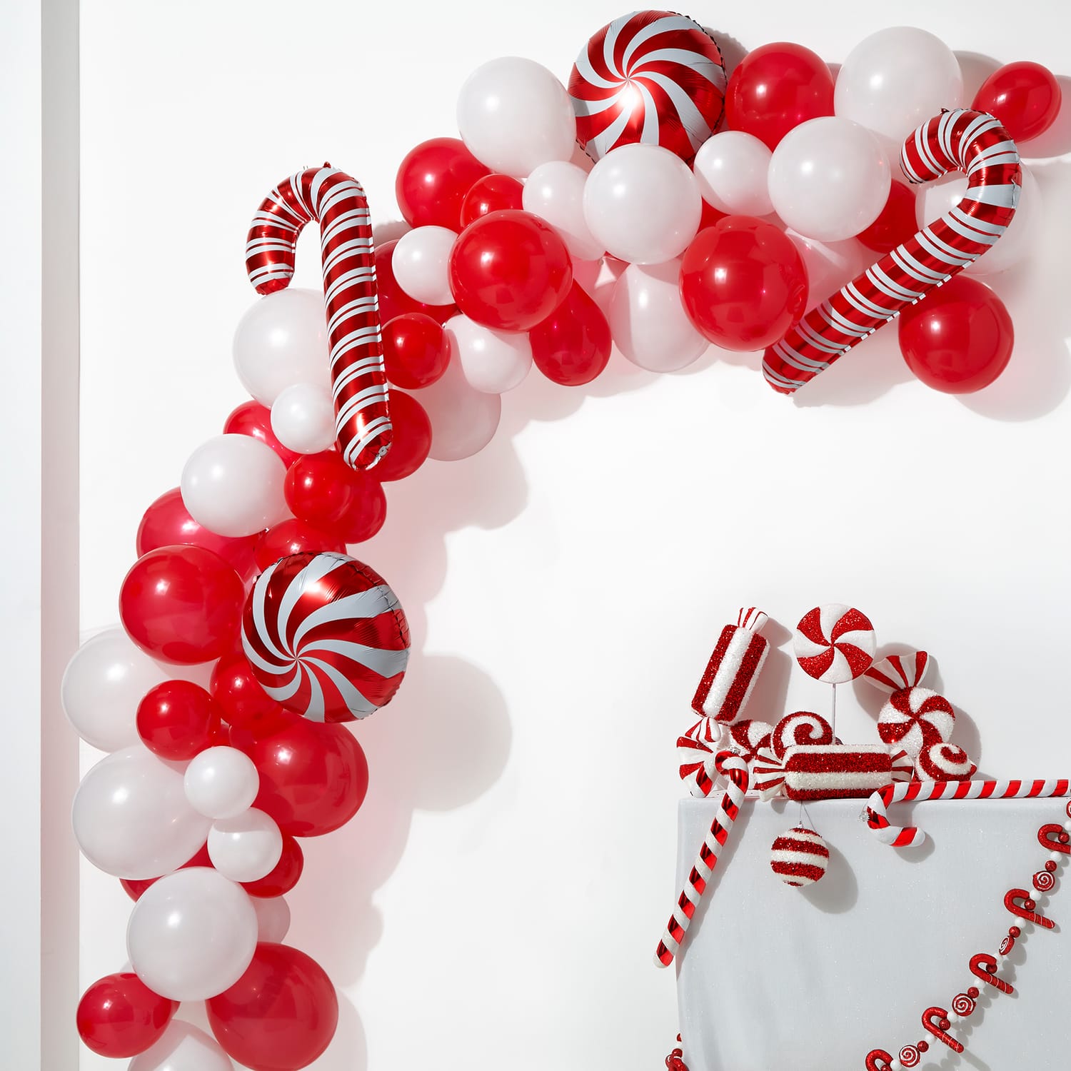 Festive Feeling Balloon Arch, product image 3