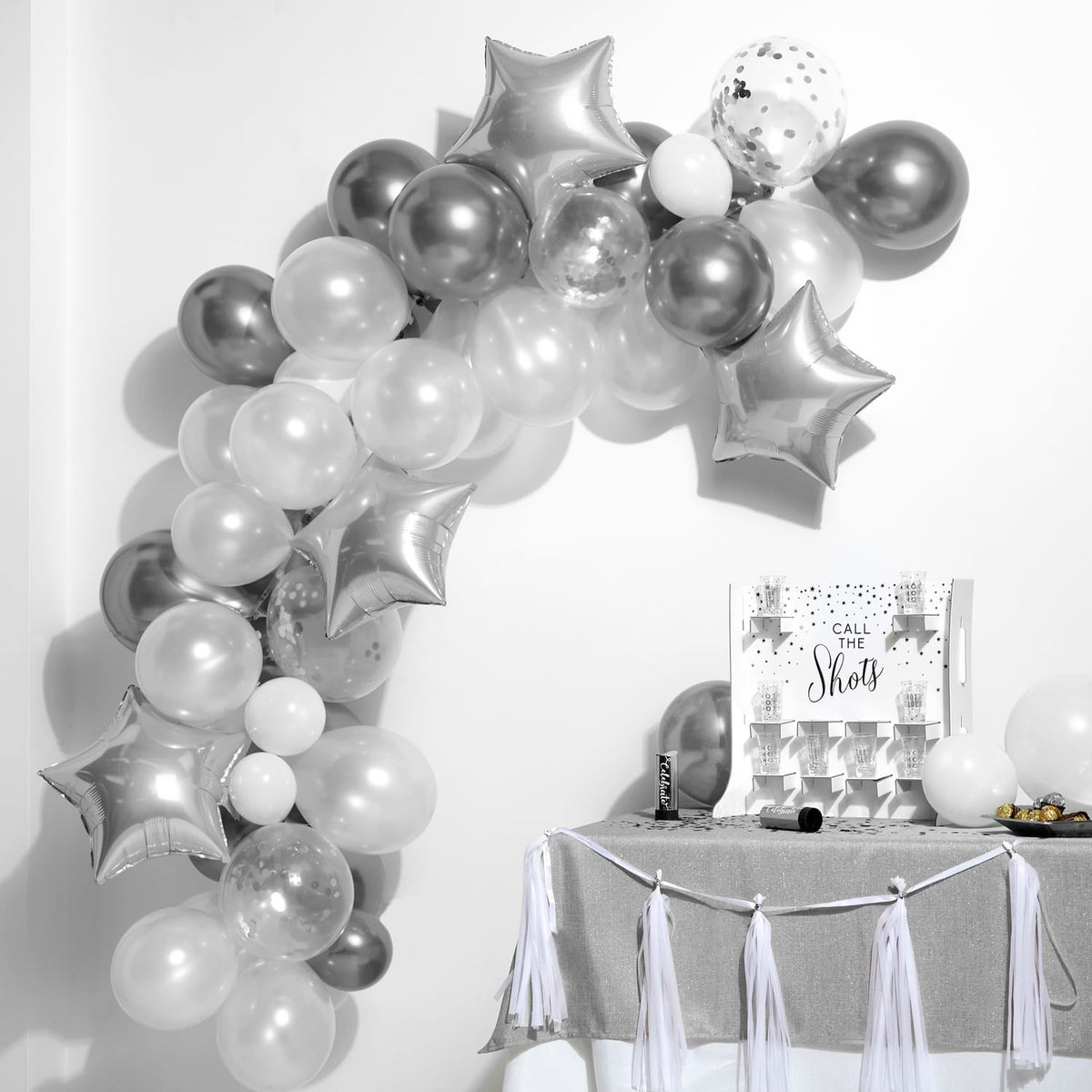 Festive Feeling Balloon Arch